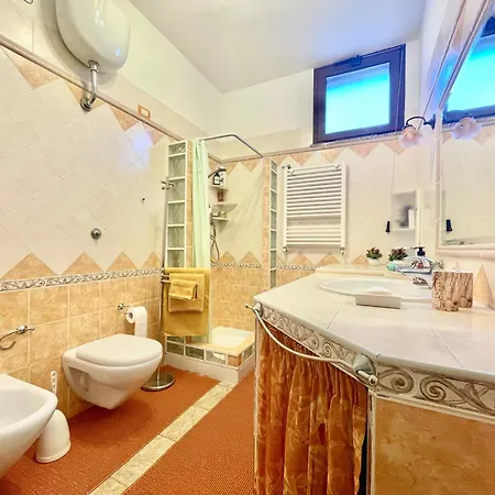 Panorama Apartment *